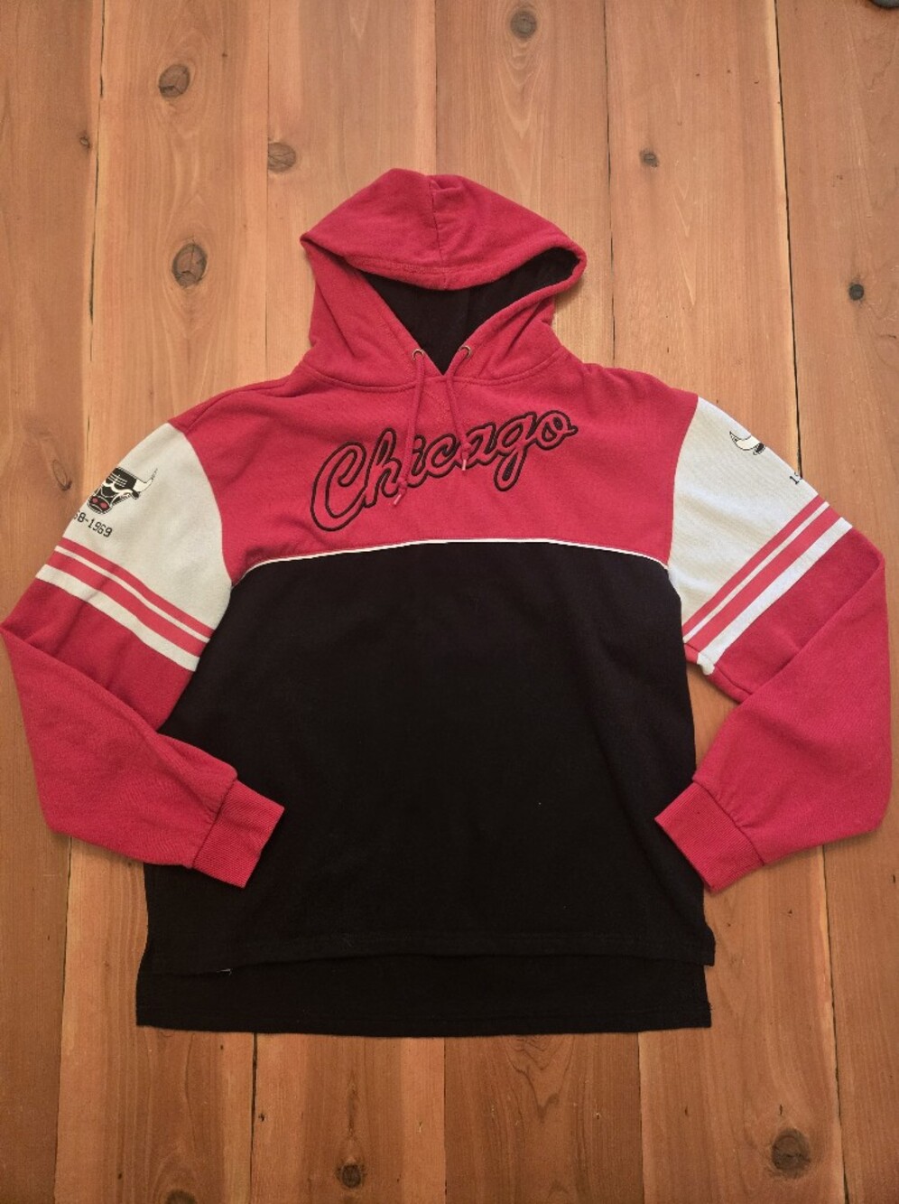 Mitchell & Ness Mens Chicago Bulls Embroidered Hoodie - Hardwood Classics Size L